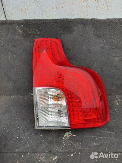 Фонарь задний правый Volvo XC90