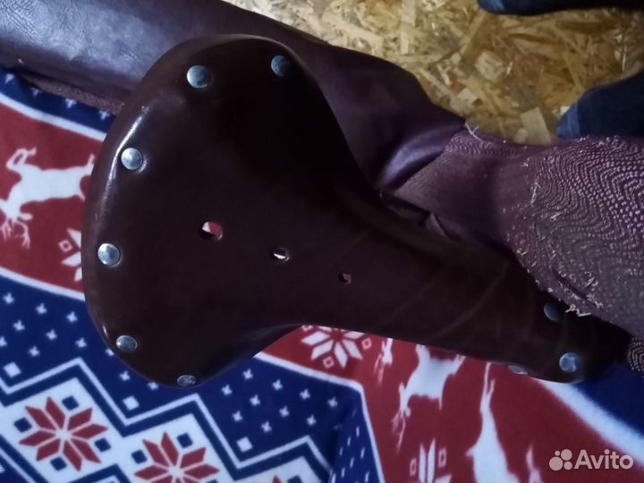 Седло для велосипеда кожаное