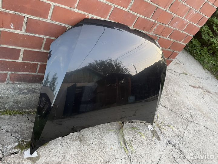 Volkswagen Polo капот 2009-2015