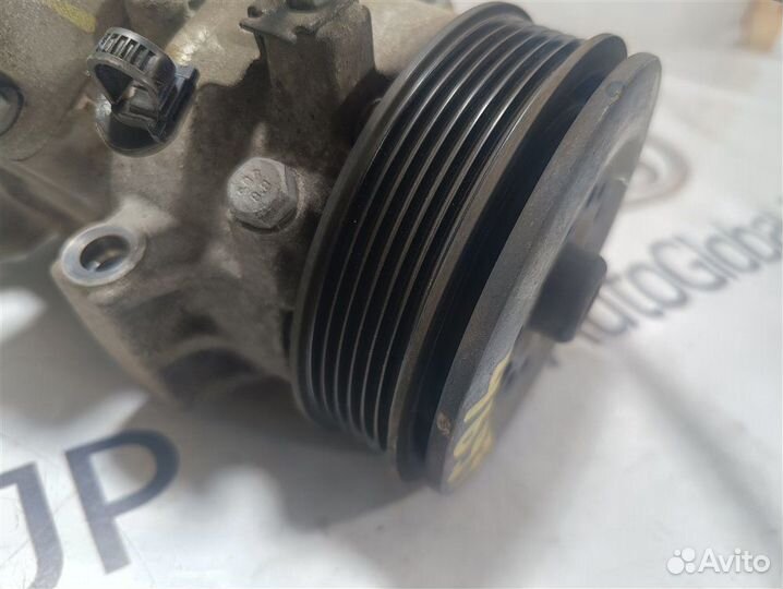 Компрессор кондиционера Toyota Corolla ZRE152