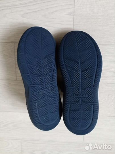 Сандалии crocs j2