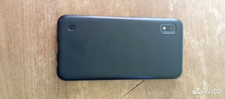 Samsung Galaxy A10, 2/32 ГБ