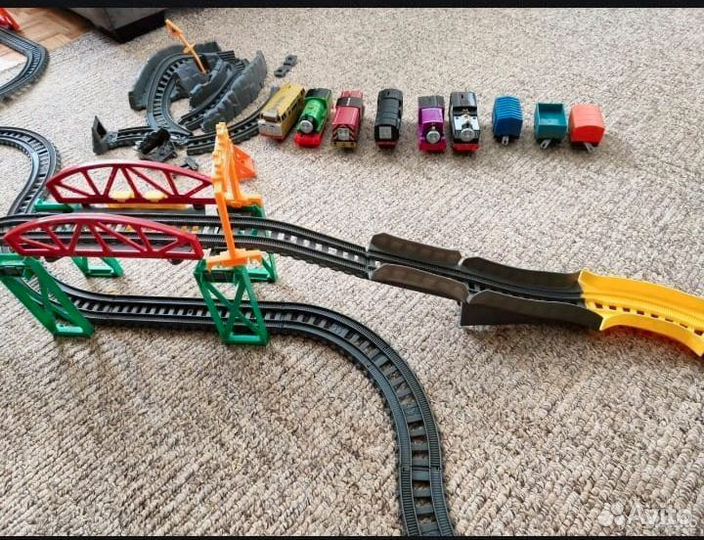 Два больших конструктора Томас