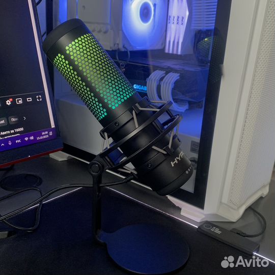 HyperX QuadCast S микрофон