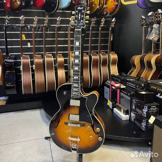 Электрогитара полуакустическая Cort Yorktown Hollo