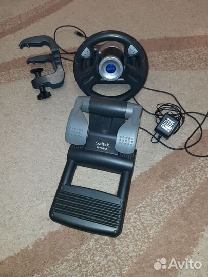 Игровой руль с педалями Saitek R440