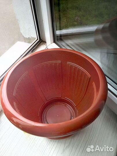 Вазон с подставкой 