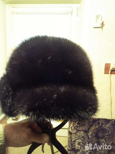 Женские меховые шапки