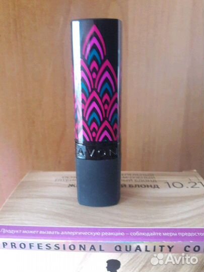 Помада Эйвон