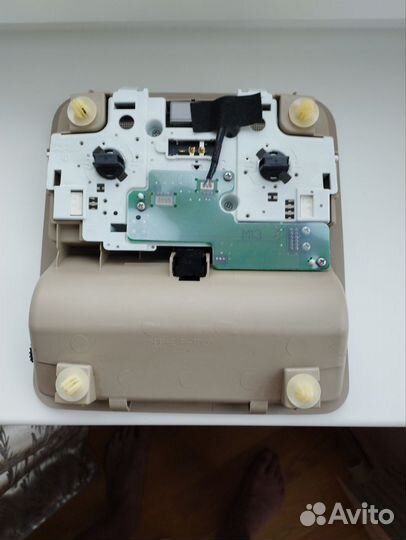 Плафон салонный Toyota RAV4 63401-42010