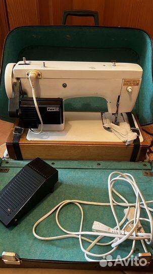 Швейная машина Чайка