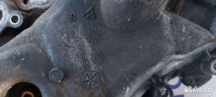 Крышка двс на Dodge Caravan