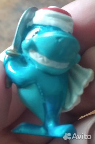 Фигурка дельфина