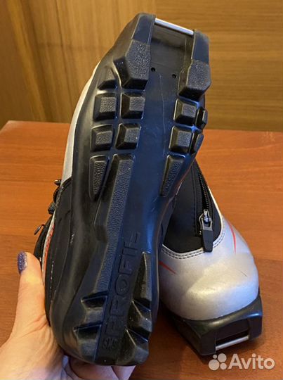 Лыжные ботинки