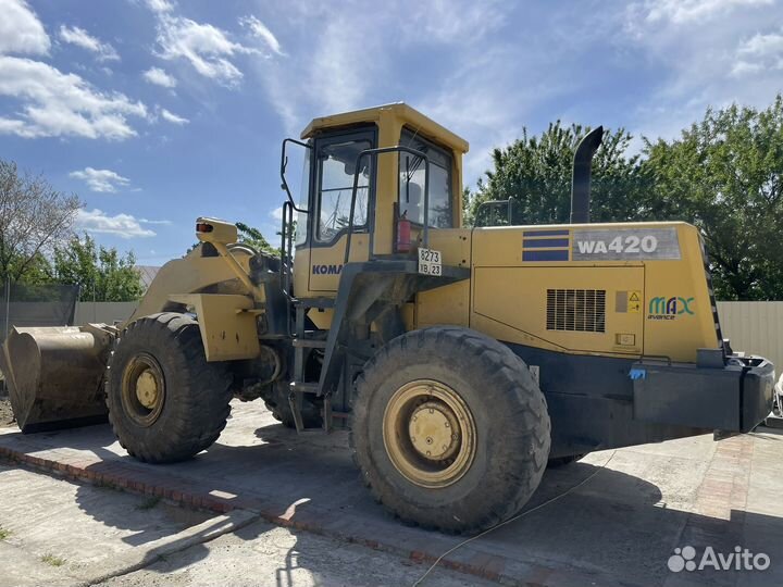 Фронтальный погрузчик Komatsu WA420-3, 2011