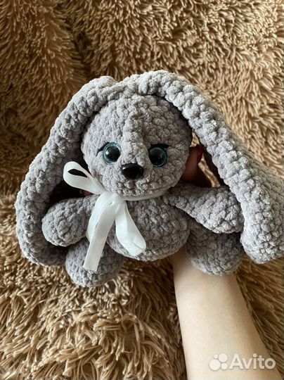 Вязаные игрушки ручной работы Зайка