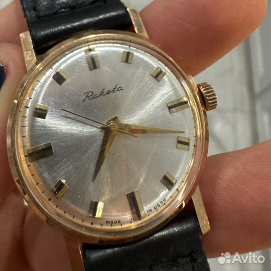 Часы ракета