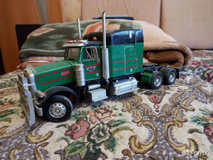 Модель тягача