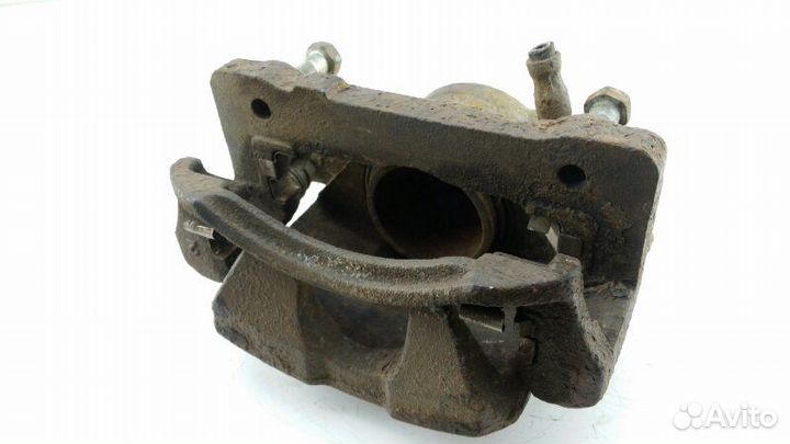 Суппорт передний левый Toyota Hiace LXH12 2LT 1998