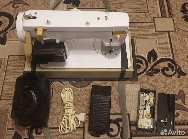 Швейная машина чайка 132м