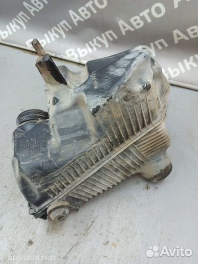 Корпус воздушного фильтра Renault Megane K4M 2008