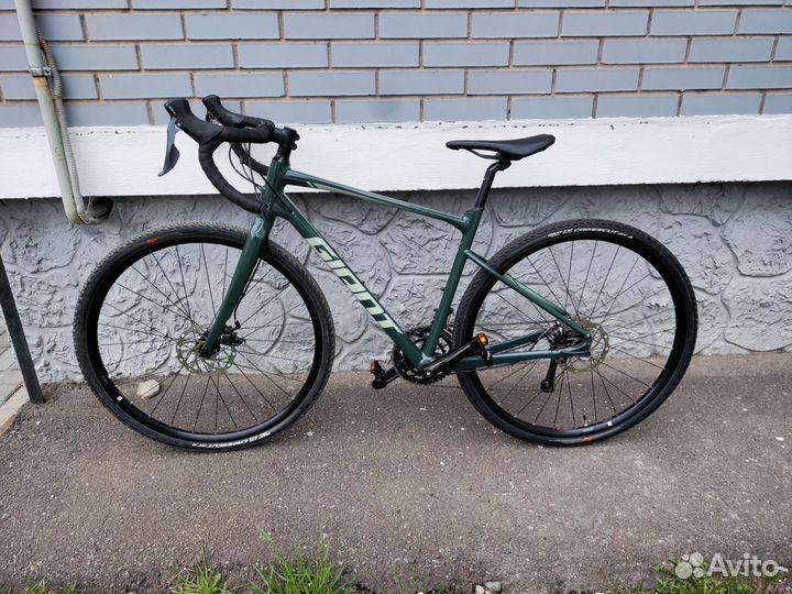 Велосипед Giant Revolt 2