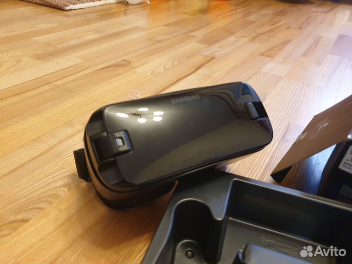 Виртуальные очки Samsung Gear VR с джойстиком