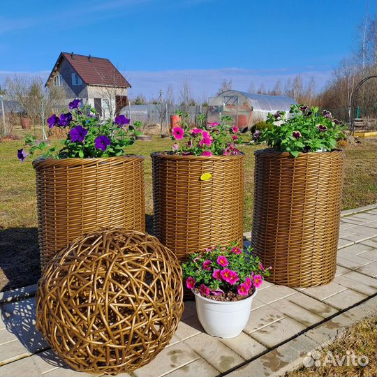 Кашпо из ротанга