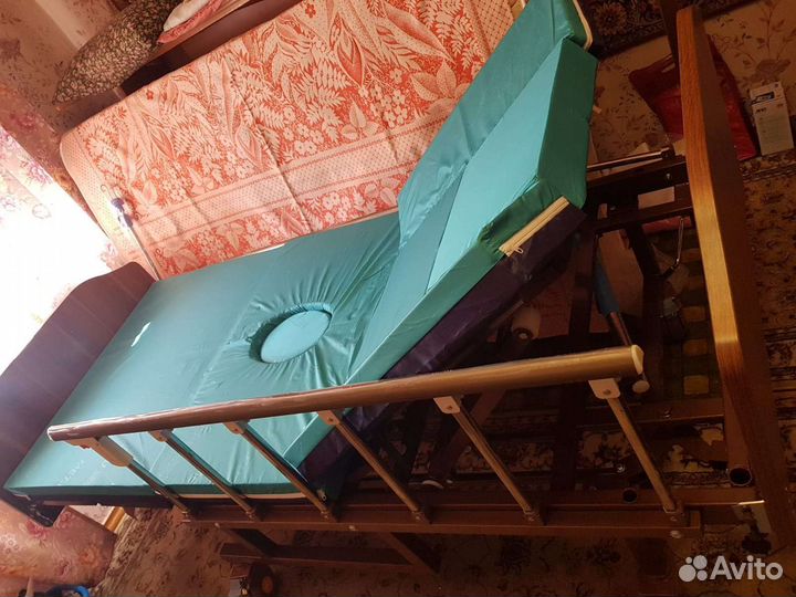 Кровать для лежачих больных с туалетом