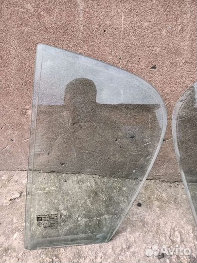 Форточка задней двери Opel Corsa D 5дв