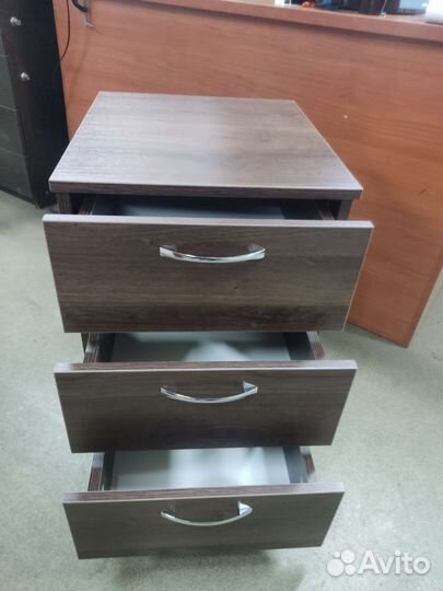 Подкатная офисная тумба