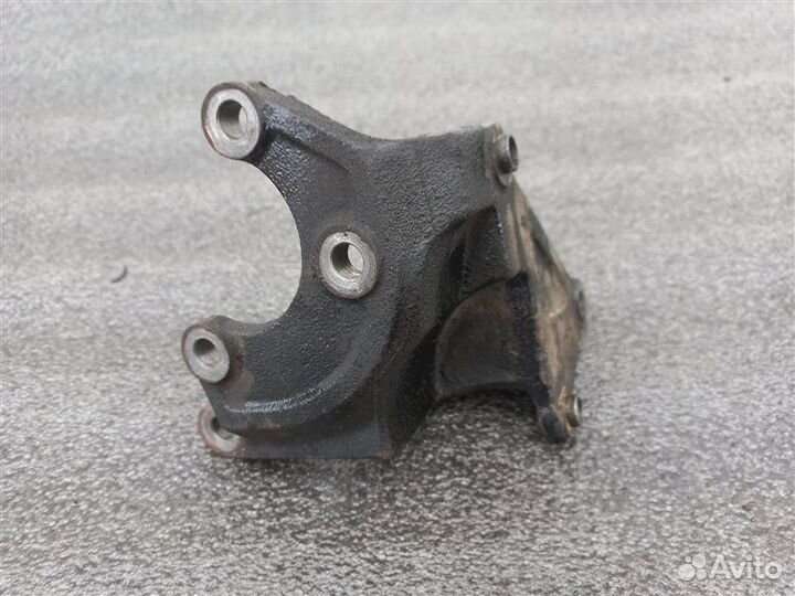 Кронштейн гидроусилителя руля Suzuki Grand