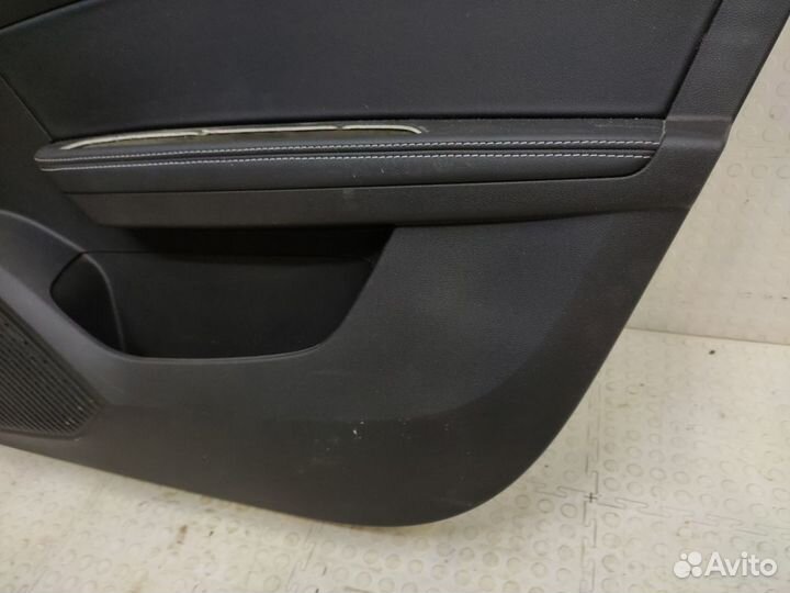 Обшивка двери передняя правая Renault Arkana 2018