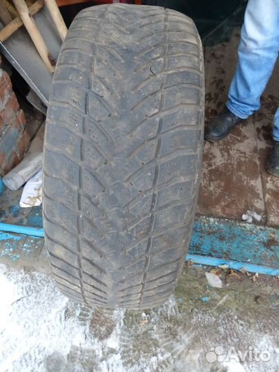 Goodyear EfficientGrip Performance SUV 215/65 R16