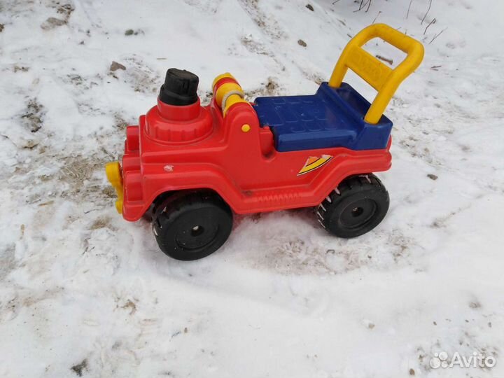 Беговел, детская машина-каталка