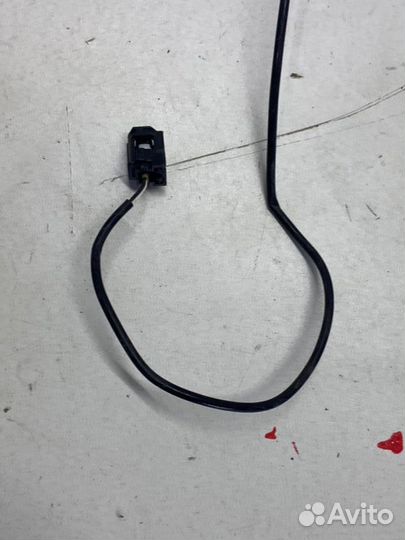 Датчик abs передний правый Toyota Camry V70/V75