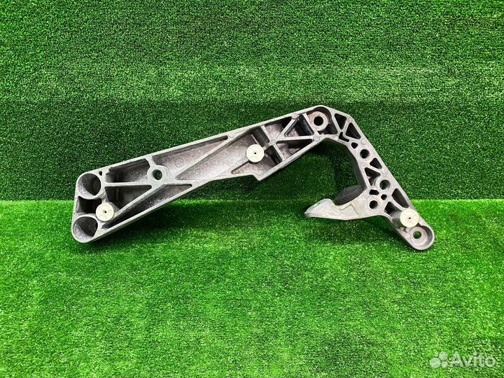 Балка крепления АКПП BMW G30 G11 X3 G01