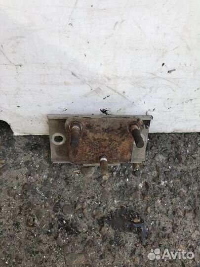 Опора двигателя задняя Nissan Pathfinder III (2004