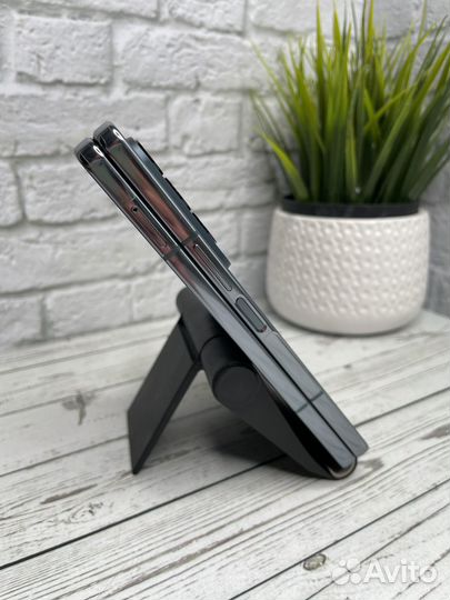 Samsung Galaxy Z Fold4, 12/512 ГБ