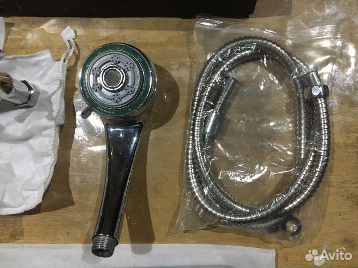 Смеситель для ванны с душем