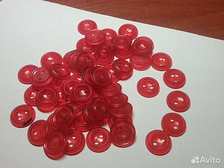 Пуговицы розово-красных тонов