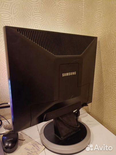 Монитор Samsung syncmaster 940n