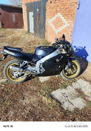 Кавасаки ZXR400