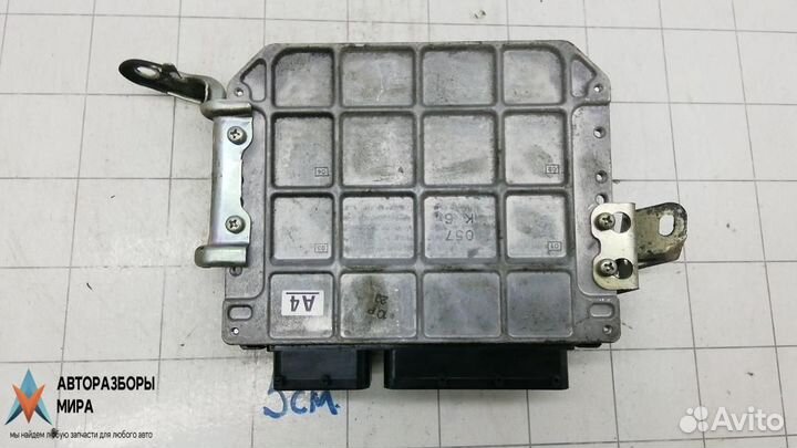 Блок управления двигателем Toyota Prius V 2013
