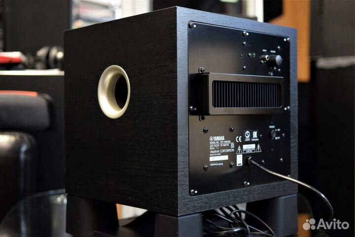 Сабвуфер Yamaha yst-sw030