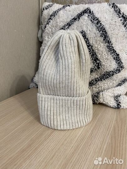 Шапка женская вязаная