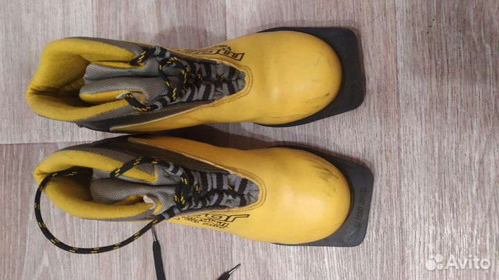 Лыжные ботинки 35