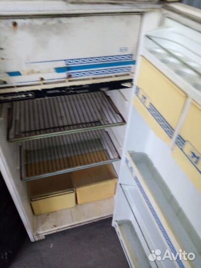 Холодильник Бирюса