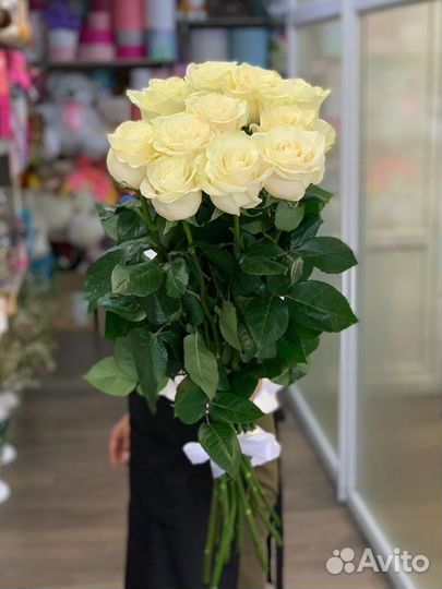 Букет 11 белых роз Мондиаль