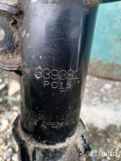 Стойка амортизатора